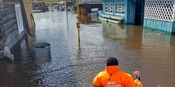 489 жилых домов подтоплены в Намском улусе Якутии
