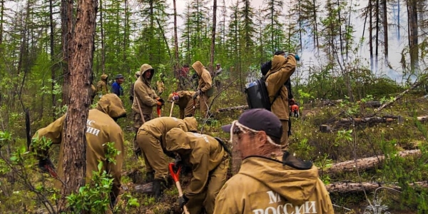 170 природных пожаров действует в Якутии