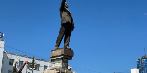 Скульптуру Ленина вновь снимут с постамента в Якутске