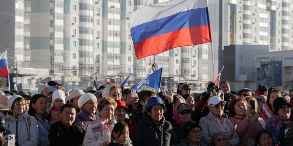 В Якутске состоялся благотворительный концерт «Курск, мы с тобой!»