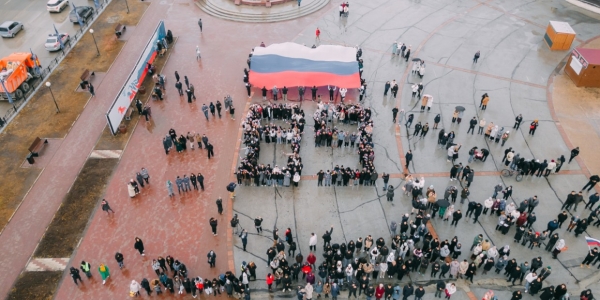 Митинг-концерт в честь воссоединения ДНР, ЛНР, Запорожской и Херсонской областей с Россией прошел в Якутске