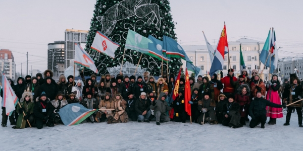 Ледовые скульптуры украсили центральную площадь Якутска