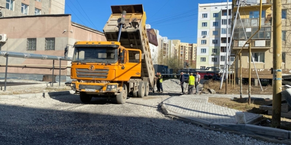 В Якутске продолжают капитальный ремонт улицы Белинского