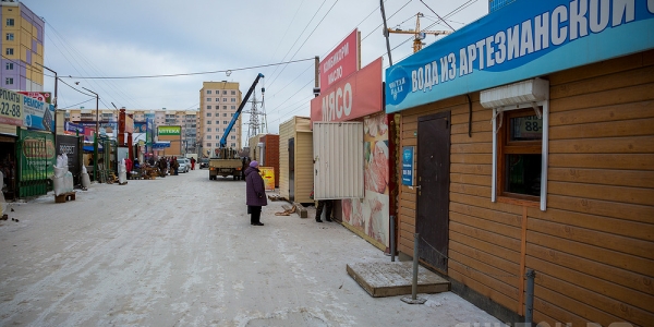 Установка НТО на парковках и тротуарах недопустима - мэр Якутска