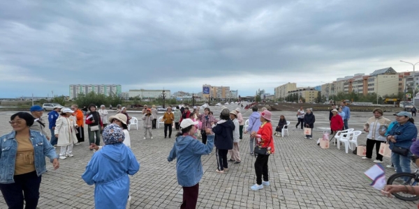 Танцевальные ретро-встречи для старшего поколения прошли в Якутске 