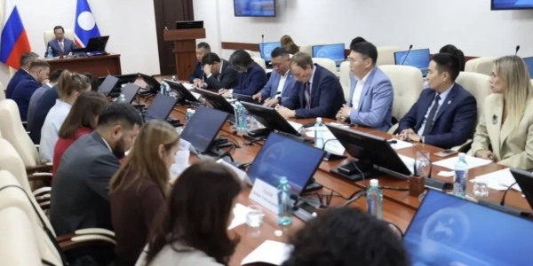 Глава Якутии потребовал усилить контроль за реализацией нацпроектов