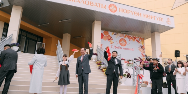 В Якутске торжественно открыли новую школу № 40 им. М.Е. Николаева
