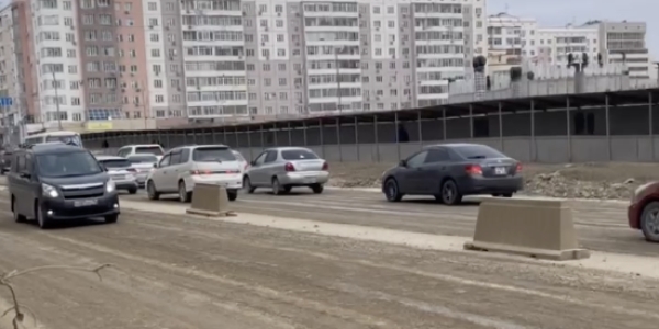 Улицу Ойунского в Якутске поручено регулярно обеспыливать