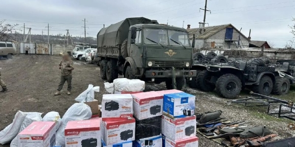 Бойцам-якутянам доставили гуманитарную помощь в зону СВО