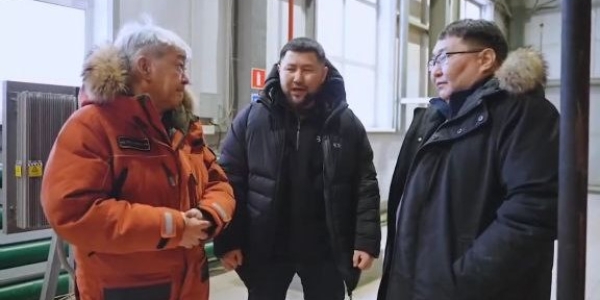 1 января Евгений Григорьев вместе с блоком ЖКХ и территориальными органами управления провел рабочий объезд по территории города.