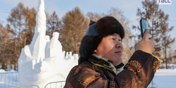 Якутская команда получила гран-при на конкурсе снежных скульптур в Новосибирске