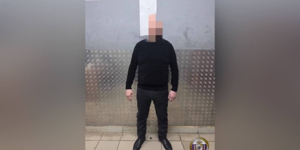 Голого мужчину привлекли за мелкое хулиганство