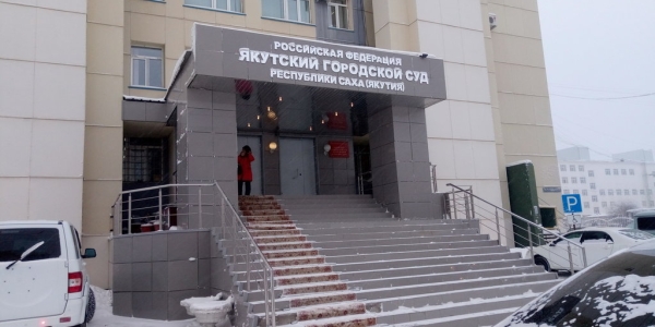 Полицейские, обвиняемые в пытках, остаются под стражей до 21 июня