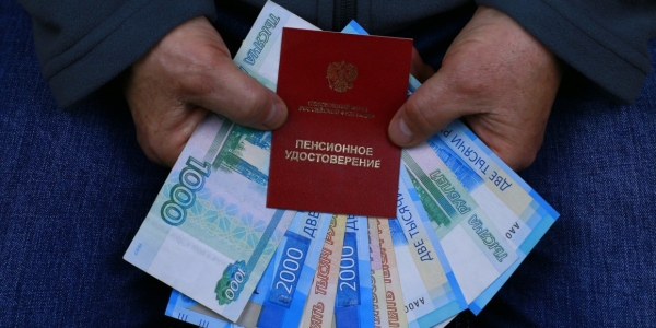 Кому повысят выплаты с 1 апреля