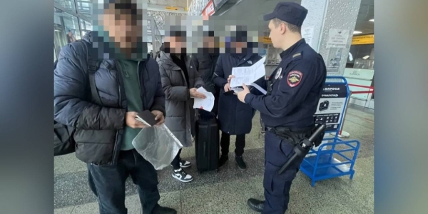 В аэропорту Якутска проверили мигрантов
