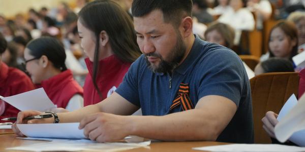 Мэр Якутска принял участие в Диктанте Победы