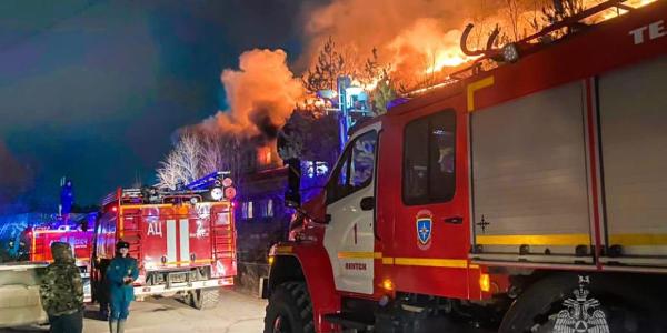 В Якутске произошел пожар в гараже Жилкомсервиса