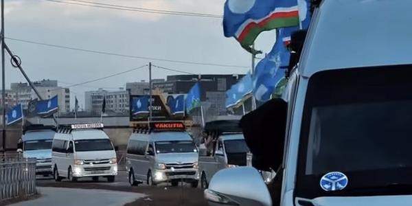 В Якутске состоялся массовый автопробег в честь Дня республики