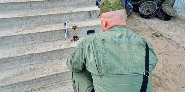 Нападение на женщину в Якутске: преступник ударил жертву ножом средь бела дня