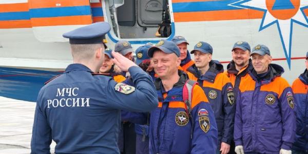 В Якутск на самолёте-амфибии прибыли хабаровские спасатели