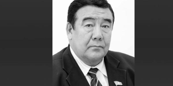 Ушел из жизни народный депутат Якутии Александр Уаров