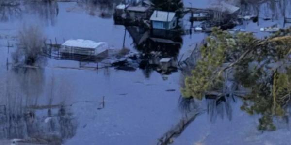 Паводок в Кангалассах: подтоплен жилой дом, отключено электроснабжение