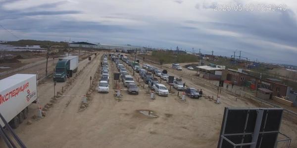 В накопителе паромной переправы Якутск — Нижний Бестях добавили новые полосы