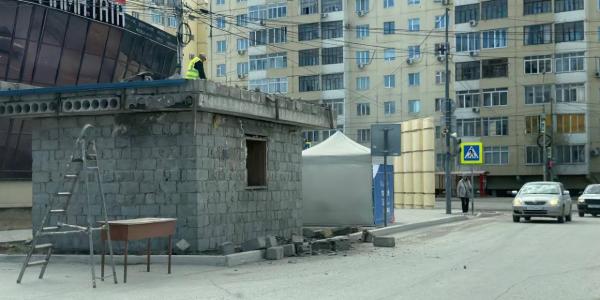 У площади Победы готовят площадку для установки общественного туалета
