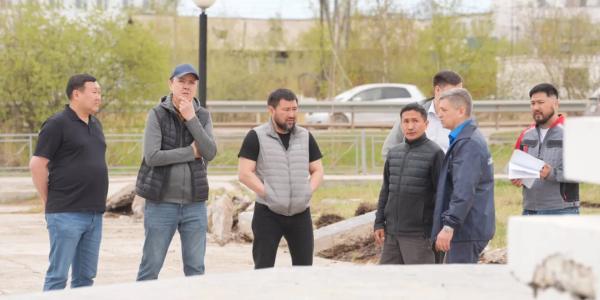 Евгений Григорьев осмотрел капремонт сквера им. Ю.А. Гагарина