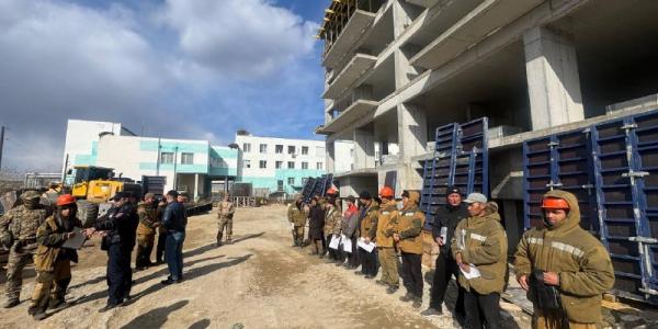На стройках на Вилюйском тракте и ул. Три сосны нашли нелегальных мигрантов