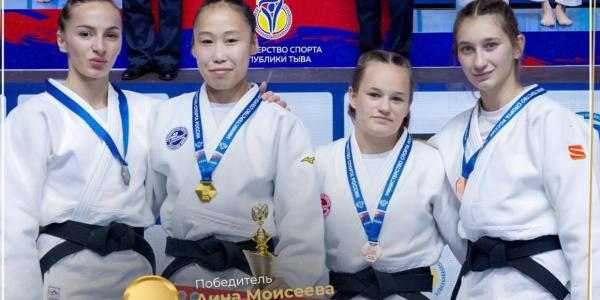 Аина Моисеева выиграла золото на чемпионате России по дзюдо