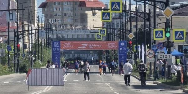 В Якутске идет полумарафон. Центр перекрыт