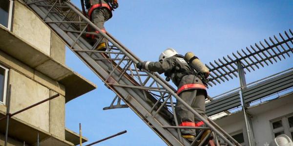 В Якутске в многоквартирном доме на ул. Бабушкина произошел пожар