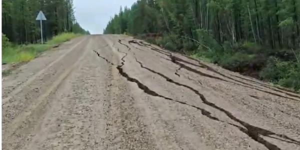 В Сунтарском районе размыло участок дороги «Устье-Кемпендяй»