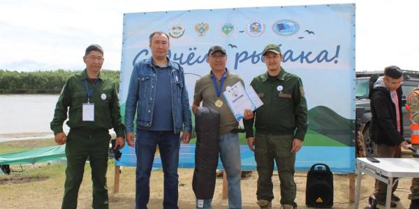 Житель Якутска выиграл соревнования по любительской рыбалке в с. Техтюр