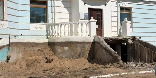 В загсе Якутска начался ремонт. Торжественные регистрации проводятся в других местах