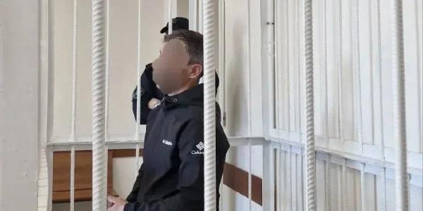 Мужчина, напавший с ножом на женщину в 203 мкр., предстанет перед судом