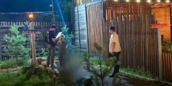 Житель Якутии до смерти избил мужчину поленом на базе отдыха в Хабаровске
