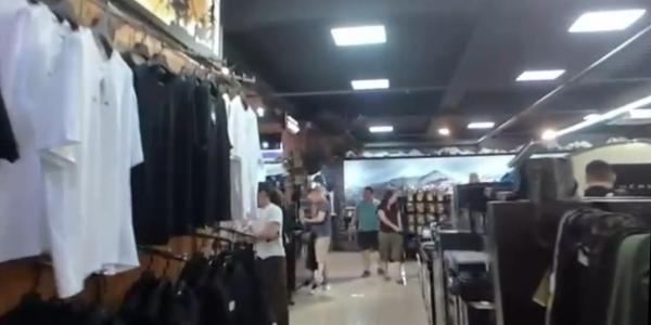 Бренд Uchur отменили в соцсетях, но в магазине по-прежнему много покупателей
