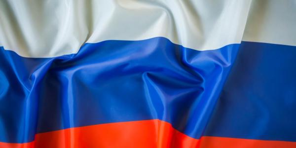 На сопке Чочур Муран развернут 35-метровый флаг РФ