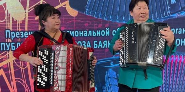 Жителей Якутска приглашают в парк на бесплатный концерт баянистов