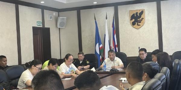 «Все будут расселены». В мэрии Якутска прошло совещание с жильцами общежития на Новокарьерной