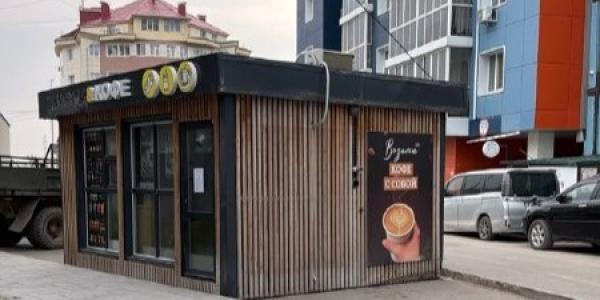 Садовников потребовал убрать павильон в 203-м микрорайоне, установленный на тротуаре