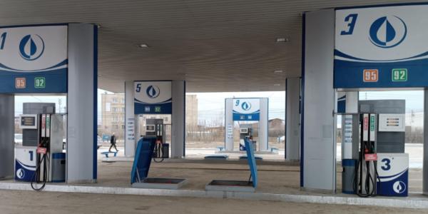 Видеофакт: обстановка на АЗС на пр. Михаила Николаева