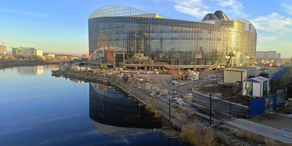 Более 17,5 тысяч металлических «чешуек» украсят фасад Арктического центра в Якутске