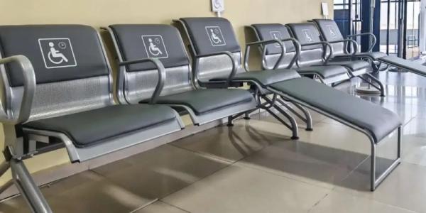 В аэропорту Якутска установили новые кресла для маломобильных пассажиров