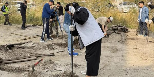 Было — стало: у МФЦ на ул. Орджоникидзе привели в порядок парковку