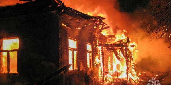 При пожаре в Якутске погибли два человека