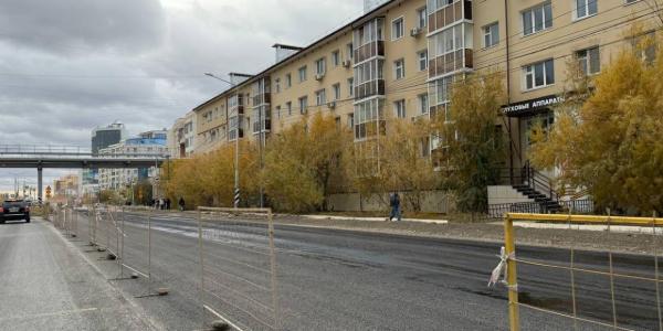 Фотофакт: в Якутске начали асфальтировать ул. Хабарова