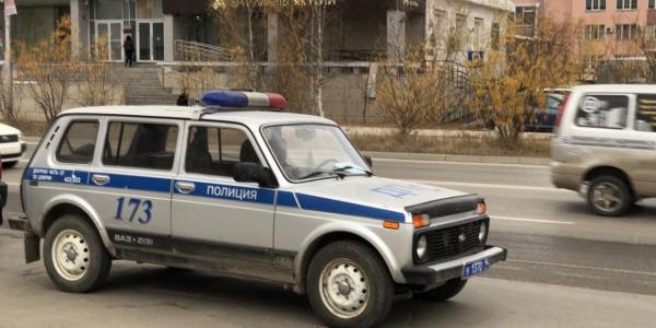 В Якутске компания молодых людей угнала погрузчик с производственной базы